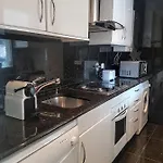 Modern Gulbenkian Apartment *