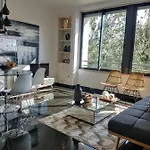 Modern Gulbenkian Apartment Lisbon