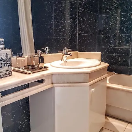 Modern Gulbenkian Apartment *