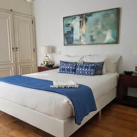 Modern Gulbenkian Apartment Lisbon